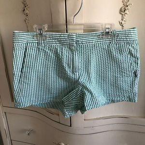Women’s jcrew seeesucker green and white shorts